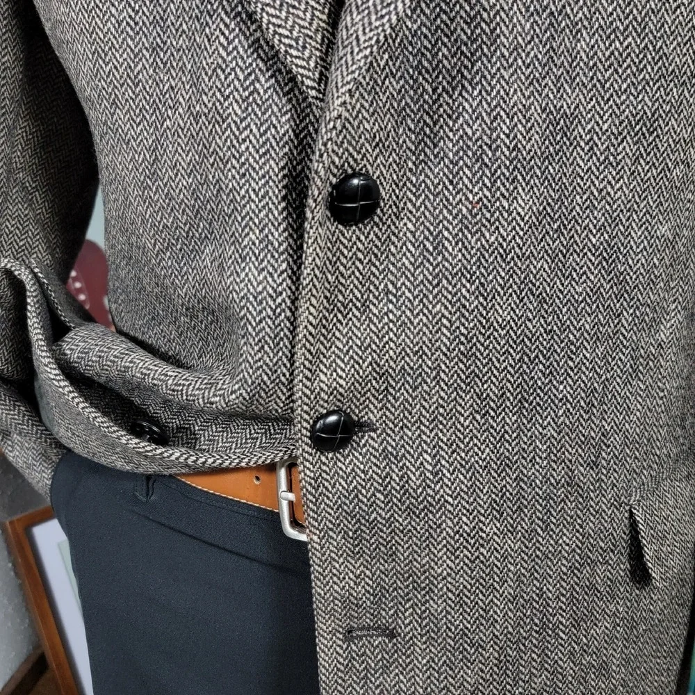 VTG Jeremy Cobb Esquire Mens Tweed Sport Coat Three Button Brown herringbone 44R